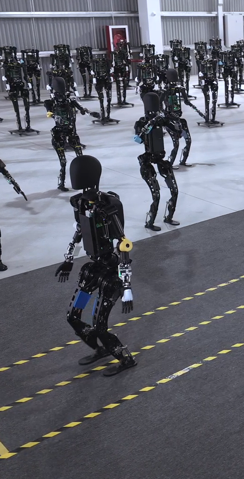 梁萝开启通用机器人商用量产